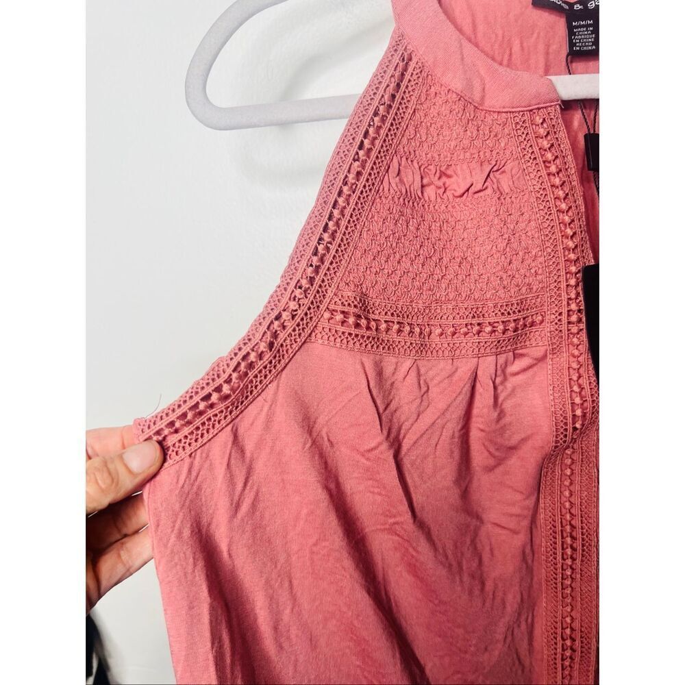 Cable & Gauge Muted Pink Mauve Tank Top High Neck Embroidered Yoke NWT Sz M - Picture 2 of 9
